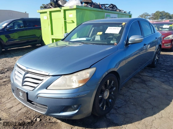 2009 Hyundai Genesis with VIN KMHGC46E19U033302, listed as a IAAI auction lot 41640856 with 181,740 mi miles. Bid and sale history available at carsss.com. Image 17.