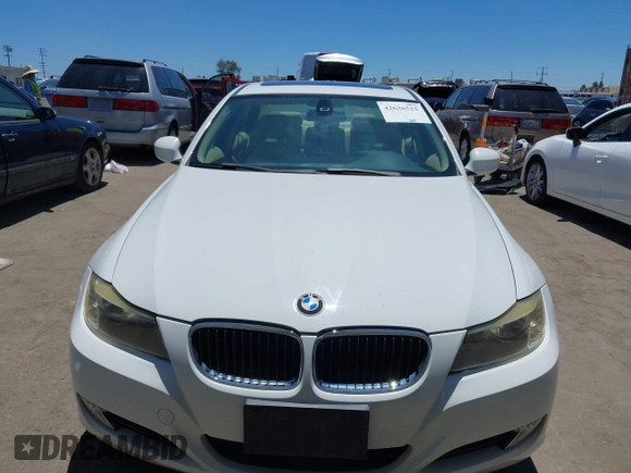 2010 BMW 3 Series 328i with VIN WBAPH5C5XAA439453, listed as a IAAI auction lot 42636515 with 98,702 mi miles and . Bid and sale history available at DreamBid. Image 12.