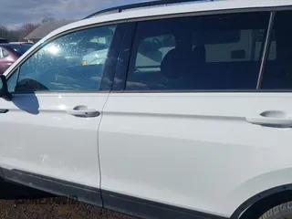 2022 Volkswagen Tiguan S with VIN 3VV0B7AX1NM035831, listed as a IAAI auction lot 41130297 with 64,298 mi miles. Bid and sale history available at carsss.com. Image 14.