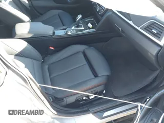2020 BMW 4 Series 430i xDrive z VIN WBA4J3C03LCD21710, wystawiony jako IAAI lot #41768173 z przebiegiem 53 004 mil mil oraz . Historia ofert i sprzedaży dostępna na DreamBid. Obrazek 5.
