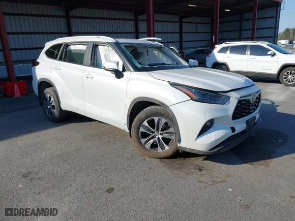 2023 Toyota Highlander L with VIN 5TDKDRBH7PS522975, listed as a IAAI auction lot 41758802 with 13,120 mi miles. Bid and sale history available at carsss.com. Image 1.