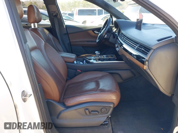 2017 Audi Q7 Premium Plus with VIN WA1LAAF78HD009287, listed as a IAAI auction lot 41327189 with 121,483 mi miles. Bid and sale history available at carsss.com. Image 5.