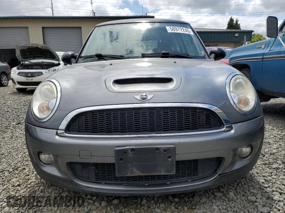 2008 MINI Hardtop S with VIN WMWMF73548TV39180, listed as a Copart auction lot 58972245 with 123,907 mi miles and Clean title. Bid and sale history available at DreamBid. Image 5.