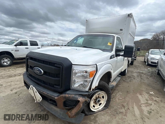 2013 Ford F-250 XL z VIN 1FDBF2B6XDEB43045, wystawiony jako IAAI lot #42511129 z przebiegiem 607 408 mil mil oraz . Historia ofert i sprzedaży dostępna na DreamBid. Obrazek 35.