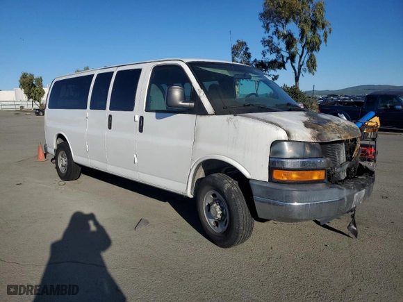 2007 Chevrolet Express Passenger with VIN 1GAHG39U471121312, listed as a Copart auction lot 47570155 with 139,078 mi miles and Salvage Title. Bid and sale history available at carsss.com. Image 4.