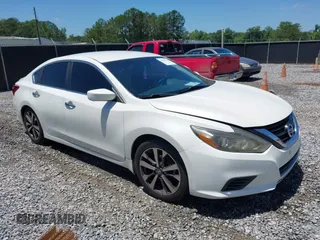 2017 Nissan Altima SR z VIN 1N4AL3AP9HN351471, wystawiony jako IAAI lot #42306775 z przebiegiem 126 135 mil mil oraz . Historia ofert i sprzedaży dostępna na DreamBid. Obrazek 1.