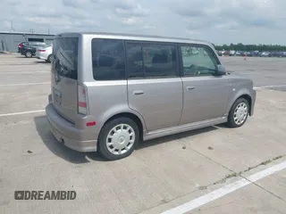 2006 Scion xB z VIN JTLKT324864107465, wystawiony jako IAAI lot #42529697 z przebiegiem Nie podano mil oraz . Historia ofert i sprzedaży dostępna na DreamBid. Obrazek 4.