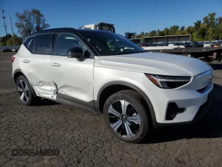 2023 Volvo XC40 Core с VIN YV4ED3UK8P2101970, выставлен на аукционе Copart как лот 73328854 с пробегом 4 912 миль миль и Списание • Salvage title. История ставок и продаж доступна на DreamBid. Изображение 4.