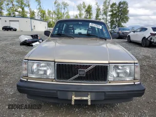 1993 Volvo 240 z VIN YV1AW8311P1956415, wystawiony jako Copart lot #55122855 z przebiegiem 276 658 mil mil oraz Szkoda całkowita • Salvage title. Historia ofert i sprzedaży dostępna na DreamBid. Obrazek 5.