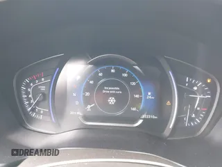 2019 Hyundai Santa Fe SEL with VIN 5NMS33AD2KH068726, listed as a IAAI auction lot 41624718 with 122,310 mi miles and . Bid and sale history available at DreamBid. Image 7.