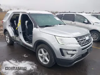 2017 Ford Explorer XLT with VIN 1FM5K8D81HGA60043, listed as a IAAI auction lot 41801281 with 88,568 mi miles and . Bid and sale history available at carsss.com. Image 1.