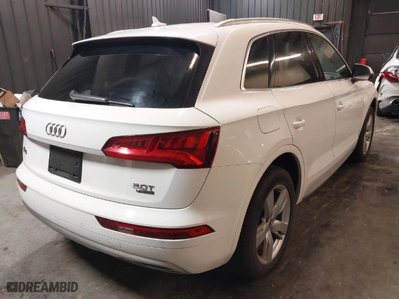 2018 Audi Q5 Premium Plus with VIN WA1BNAFY8J2053400, listed as a IAAI auction lot 41776252 with 104,140 mi miles. Bid and sale history available at carsss.com. Image 4.