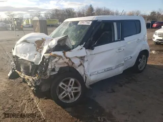 2011 Kia Soul + with VIN KNDJT2A20B7712378, listed as a Copart auction lot 71808414 with NaN miles and Salvage Title. Bid and sale history available at carsss.com. Image 1.