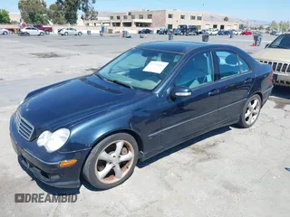 2005 Mercedes-Benz C 230 Kompressor z VIN WDBRF40J35F710180, wystawiony jako IAAI lot #42733063 z przebiegiem 116 202 mil mil oraz . Historia ofert i sprzedaży dostępna na DreamBid. Obrazek 2.