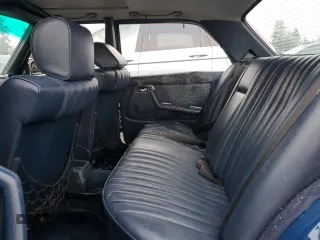 1984 Mercedes-Benz 300 D with VIN WDBAB33A2EA185575, listed as a Copart auction lot 41542115 with 269,620 mi miles and Salvage Title. Bid and sale history available at DreamBid. Image 10.