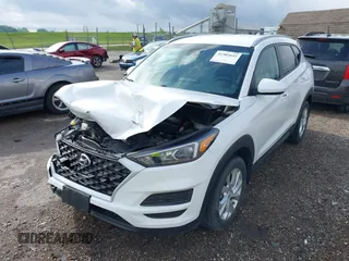 2019 Hyundai Tucson Value z VIN KM8J33A41KU013023, wystawiony jako IAAI lot #42302643 z przebiegiem 41 231 mil mil oraz . Historia ofert i sprzedaży dostępna na DreamBid. Obrazek 2.