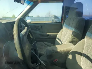 1998 GMC Sonoma with VIN 1GTCS144XWK512047, listed as a Copart auction lot 85928244 with 259,749 mi miles and Salvage Title. Bid and sale history available at carsss.com. Image 7.