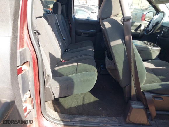 2008 Chevrolet Silverado 1500 LT w/1LT with VIN 2GCEC19CX81306736, listed as a IAAI auction lot 41598958 with 125,223 mi miles. Bid and sale history available at carsss.com. Image 8.