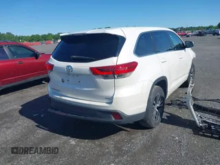 2018 Toyota Highlander LE z VIN 5TDBZRFH4JS840443, wystawiony jako IAAI lot #42372901 z przebiegiem 125 741 mil mil oraz . Historia ofert i sprzedaży dostępna na DreamBid. Obrazek 16.