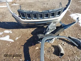 2019 Jeep Compass Latitude with VIN 3C4NJCBB1KT654692, listed as a IAAI auction lot 41376045 with 132,038 mi miles and . Bid and sale history available at DreamBid. Image 12.