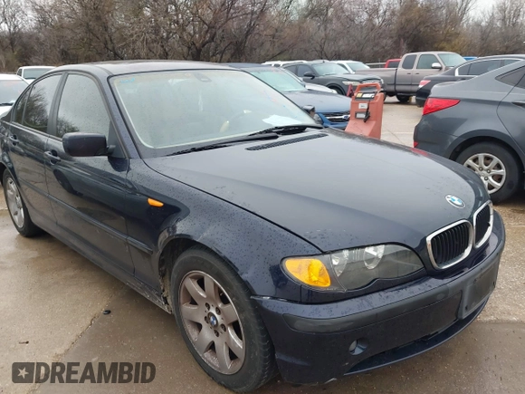 2005 BMW 3 Series 325i with VIN WBAEV33445KW16557, listed as a IAAI auction lot 41563840 with 228,001 mi miles. Bid and sale history available at carsss.com. Image 6.