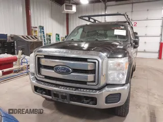 2015 Ford F-250 XLT z VIN 1FT7X2B63FED10680, wystawiony jako IAAI lot #41503254 z przebiegiem 261 634 mil mil oraz . Historia ofert i sprzedaży dostępna na DreamBid. Obrazek 12.