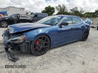 2020 Maserati Ghibli S GranSport z VIN ZAM57YSS3L1343510, wystawiony jako Copart lot #51256455 z przebiegiem 56 646 mil mil oraz Szkody całkowita. Historia ofert i sprzedaży dostępna na DreamBid. Obrazek 1.