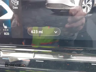 2023 Volkswagen ID.4 Pro z VIN 1V2DNPE85PC048594, wystawiony jako IAAI lot #41760977 z przebiegiem 623 mil mil oraz . Historia ofert i sprzedaży dostępna na DreamBid. Obrazek 15.