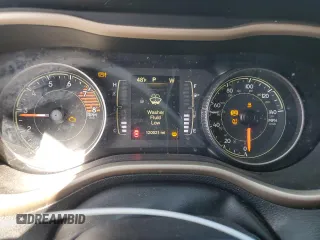 2017 Jeep Cherokee Latitude с VIN 1C4PJLCS3HW514430, выставлен на аукционе Copart как лот 50260275 с пробегом 120 021 миль миль и Списание • Salvage title. История ставок и продаж доступна на DreamBid. Изображение 9.