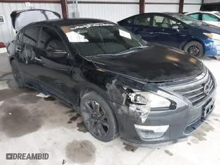 2015 Nissan Altima 2.5 with VIN 1N4AL3AP3FC129971, listed as a IAAI auction lot 41847341 with 175,711 mi miles. Bid and sale history available at carsss.com. Image 1.