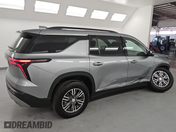 2024 Chevrolet Traverse FWD LT z VIN 1GNERGKS7RJ183916, wystawiony jako Copart lot #57982305 z przebiegiem 30 770 mil mil oraz Czysty tytuł • Clean title. Historia ofert i sprzedaży dostępna na DreamBid. Obrazek 3.