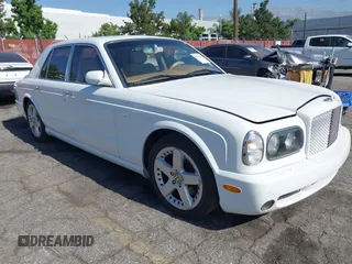2004 Bentley Arnage с VIN SCBLF34F04CX09871, выставлен на аукционе IAAI как лот 42515104 с пробегом 44 295 миль миль и . История ставок и продаж доступна на DreamBid. Изображение 1.