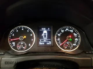 2017 Volkswagen Tiguan S z VIN WVGBV7AX4HK039281, wystawiony jako Copart lot #88013955 z przebiegiem 88 878 mil mil oraz Szkoda całkowita • Salvage title. Historia ofert i sprzedaży dostępna na DreamBid. Obrazek 9.