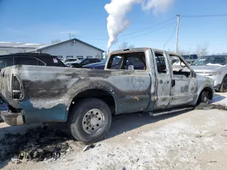 2000 Ford F-250 XL z VIN 1FTNX20F0YED45044, wystawiony jako Copart lot #41738605 z przebiegiem Nie podano mil oraz Szkoda całkowita • Salvage title. Historia ofert i sprzedaży dostępna na DreamBid. Obrazek 3.