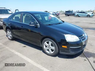 2008 Volkswagen Jetta SE with VIN 3VWRZ71K58M122283, listed as a IAAI auction lot 42466049 with 83,252 mi miles and . Bid and sale history available at DreamBid. Image 1.