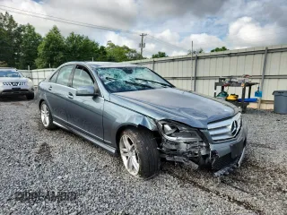 2012 Mercedes-Benz C 300 Sport с VIN WDDGF8BB6CA709434, выставлен на аукционе Copart как лот 63976735 с пробегом 119 658 миль миль и Списание • Salvage title. История ставок и продаж доступна на DreamBid. Изображение 4.