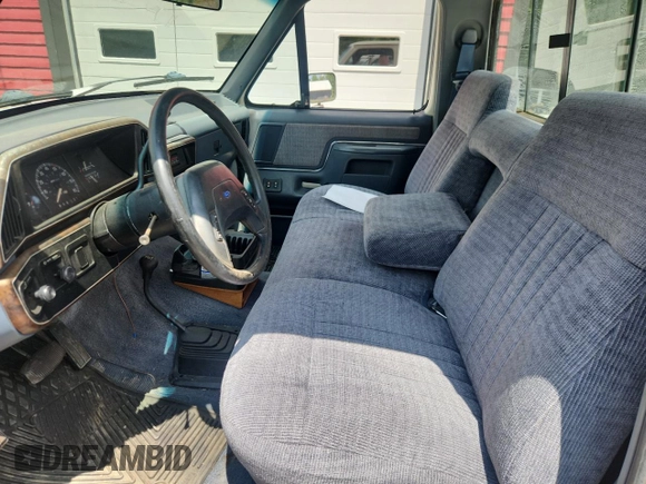 1990 Ford F-150 с VIN 1FTEF14N7LLA38988, выставлен на аукционе Copart как лот 61417455 с пробегом 46 390 миль миль и Чистый • Clean title. История ставок и продаж доступна на DreamBid. Изображение 6.