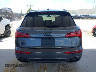 2024 Audi Q5 S line Premium z VIN WA1GAAFY5R2109175, wystawiony jako IAAI lot #41938991 z przebiegiem 7133 mil mil oraz . Historia ofert i sprzedaży dostępna na DreamBid. Obrazek 17.