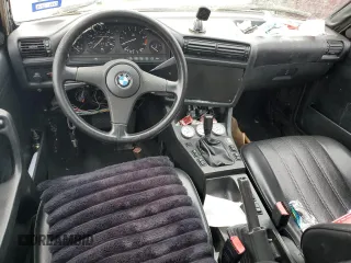 1989 BMW 3 Series z VIN WBAAE0302KED52374, wystawiony jako Copart lot #88331485 z przebiegiem Nie podano mil oraz Szkoda całkowita • Salvage title. Historia ofert i sprzedaży dostępna na DreamBid. Obrazek 8.