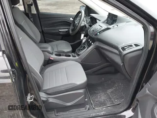 2013 Ford Escape SE z VIN 1FMCU9G97DUC22555, wystawiony jako IAAI lot #41707723 z przebiegiem 151 862 mil mil oraz . Historia ofert i sprzedaży dostępna na DreamBid. Obrazek 5.