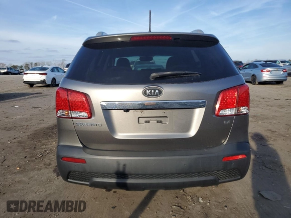 2013 Kia Sorento EX with VIN 5XYKUDA63DG371371, listed as a Copart auction lot 85863984 with 180,749 mi miles and Clean Title. Bid and sale history available at carsss.com. Image 6.