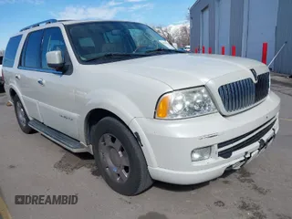2006 Lincoln Navigator Luxury with VIN 5LMFU28556LJ15137, listed as a IAAI auction lot 41574182 with 1 mi miles. Bid and sale history available at carsss.com. Image 1.