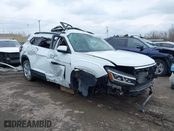 2022 Volkswagen Atlas SE z VIN 1V2KR2CA0NC517561, wystawiony jako IAAI lot #41653225 z przebiegiem 40 782 mil mil oraz . Historia ofert i sprzedaży dostępna na DreamBid. Obrazek 1.
