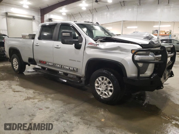 2020 Chevrolet Silverado 3500HD LT with VIN 1GC4YTEY1LF180276, listed as a Copart auction lot 84657674 with 137,071 mi miles and Salvage Title. Bid and sale history available at carsss.com. Image 4.