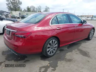 2021 Mercedes-Benz E 350 with VIN W1KZF8DB1MA977976, listed as a IAAI auction lot 42130835 with 30,584 mi miles and . Bid and sale history available at DreamBid. Image 4.