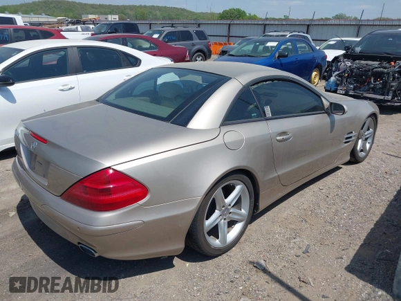 2004 Mercedes-Benz SL 500 z VIN WDBSK75F34F071610, wystawiony jako IAAI lot #42042918 z przebiegiem Nie podano mil oraz . Historia ofert i sprzedaży dostępna na DreamBid. Obrazek 4.