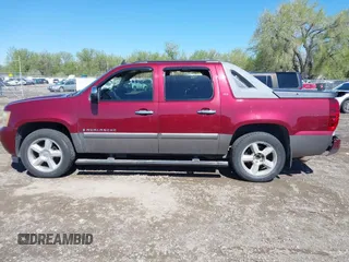 2008 Chevrolet Avalanche LTZ with VIN 3GNFK12Y98G122402, listed as a IAAI auction lot 42197039 with 172,237 mi miles and . Bid and sale history available at DreamBid. Image 14.