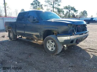 2006 Chevrolet Silverado 1500 LT1 with VIN 2GCEK13Z961290056, listed as a IAAI auction lot 41179161 with 343,687 mi miles. Bid and sale history available at carsss.com. Image 1.