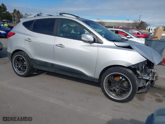 2013 Hyundai Tucson GLS with VIN KM8JU3AC3DU639177, listed as a IAAI auction lot 41726146 with 197,494 mi miles. Bid and sale history available at carsss.com. Image 1.