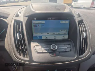 2019 Ford Escape SE z VIN 1FMCU9GD9KUC36989, wystawiony jako IAAI lot #42352391 z przebiegiem 84 134 mil mil oraz . Historia ofert i sprzedaży dostępna na DreamBid. Obrazek 1.